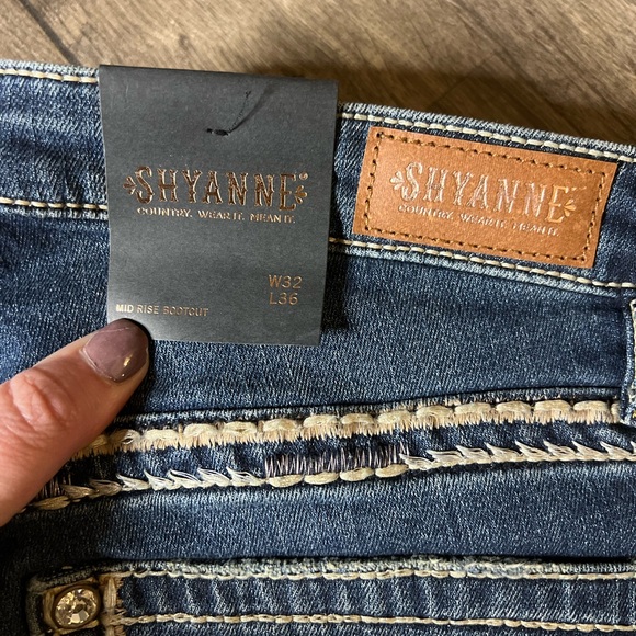 Shyanne Western Jeans - Picture 3 of 5